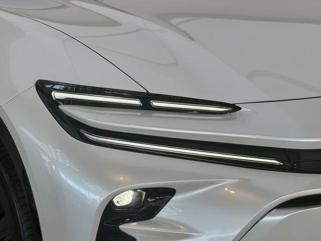 クラウンスポーツ Ｚ　【内装ブラウン】　１２．３インチＪＢＬプレミアムサウンド　パノラミックビューモニター　ブラインドスポットモニター　トヨタチームメイト　置くだけ充電　デジタルミラー　パワーバックドア　純正２１インチＡＷ（19枚目）