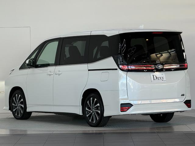 ヴォクシー ハイブリッドＳ－Ｚ　【パノラミックビューモニター】１０．５インチディスプレイオーディオ　ブラインドスポットモニター　快適利便パッケージＨｉ　トヨタチームメイト　アドバンストパーク　電動パワーバックドア　純正１７インチＡＷ（10枚目）