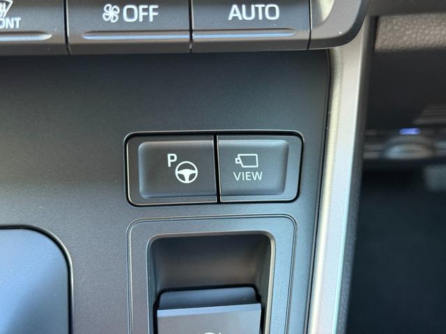 ヴォクシー ハイブリッドＳ－Ｚ　【パノラミックビューモニター】１０．５インチディスプレイオーディオ　ブラインドスポットモニター　快適利便パッケージＨｉ　トヨタチームメイト　アドバンストパーク　電動パワーバックドア　純正１７インチＡＷ（61枚目）