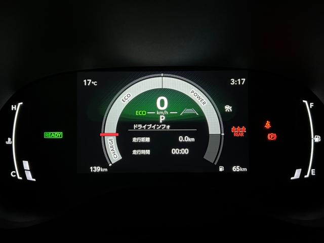 ヤリスクロス ハイブリッドＺ　ウルバーノ　【内装ブラック】　８インチコネクトテットナビ　パノラミックビューモニタ－　ブラインドスポットモニター　ステアリングヒーター　シートヒーター　アクセサリーコンセント　ＨＤＭＩ入力端子　純正１８インチＡＷ（48枚目）