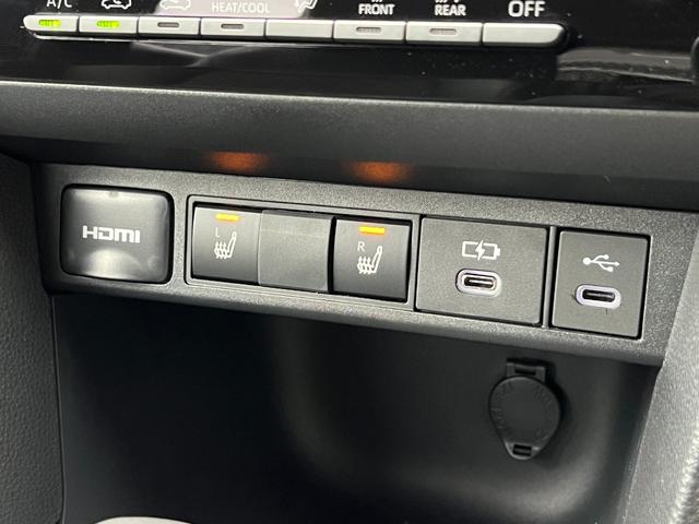 ヤリスクロス ハイブリッドＺ　ウルバーノ　【内装ブラック】　８インチコネクトテットナビ　パノラミックビューモニタ－　ブラインドスポットモニター　ステアリングヒーター　シートヒーター　アクセサリーコンセント　ＨＤＭＩ入力端子　純正１８インチＡＷ（64枚目）