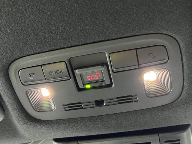 ヤリスクロス ハイブリッドＺ　ウルバーノ　【内装ブラック】　８インチコネクトテットナビ　パノラミックビューモニタ－　ブラインドスポットモニター　ステアリングヒーター　シートヒーター　アクセサリーコンセント　ＨＤＭＩ入力端子　純正１８インチＡＷ（68枚目）