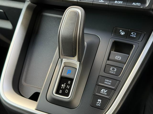 ヴォクシー ハイブリッドS-Z 【改モデル】 10.5インチコネクトナビ 3眼LEDヘッドライト ユニバーサルスッテプ トヨタチームメイト 快適利便パッケージHI PVM BSM ヘッドアップディスプレイ 寒冷地 純正インチ17AW(63枚目)