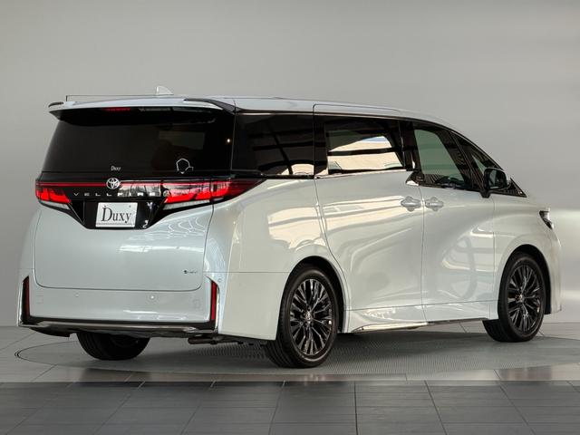 ヴェルファイアハイブリッド Ｚ　プレミア　【後席モニター＆ユニバーサルステップ付き】　１４型コネクトナビ　左右独立ムーンルーフ　デジタルミラー　カラーヘッドアップディスプレイ　ブラインドスポットモニター　トヨタチームメイト　純正１８インチＡＷ（11枚目）