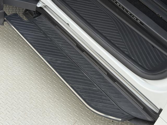 ヴェルファイアハイブリッド Ｚ　プレミア　【後席モニター＆ユニバーサルステップ付き】　１４型コネクトナビ　左右独立ムーンルーフ　デジタルミラー　カラーヘッドアップディスプレイ　ブラインドスポットモニター　トヨタチームメイト　純正１８インチＡＷ（27枚目）