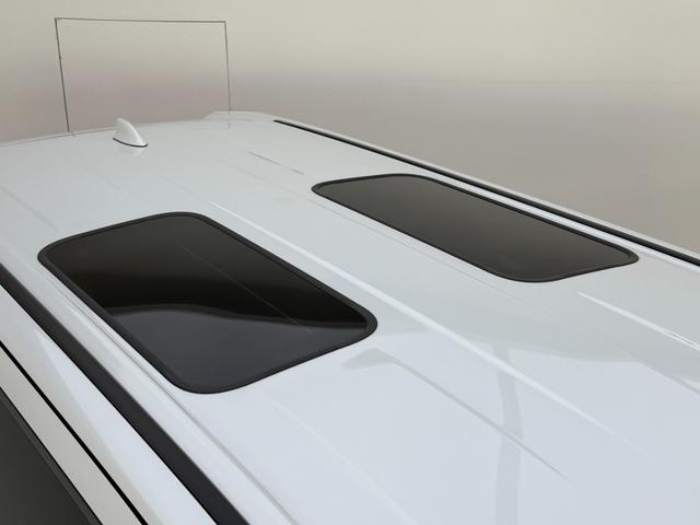 ヴェルファイアハイブリッド Ｚ　プレミア　【後席モニター＆ユニバーサルステップ付き】　１４型コネクトナビ　左右独立ムーンルーフ　デジタルミラー　カラーヘッドアップディスプレイ　ブラインドスポットモニター　トヨタチームメイト　純正１８インチＡＷ（28枚目）