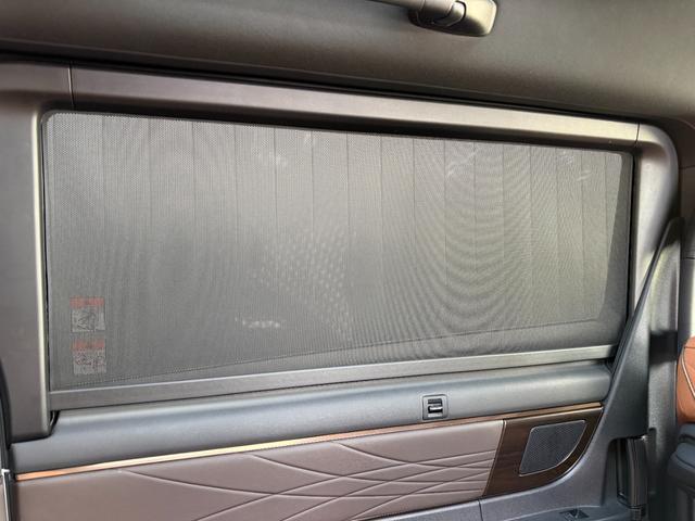 ヴェルファイアハイブリッド Ｚ　プレミア　【後席モニター＆ユニバーサルステップ付き】　１４型コネクトナビ　左右独立ムーンルーフ　デジタルミラー　カラーヘッドアップディスプレイ　ブラインドスポットモニター　トヨタチームメイト　純正１８インチＡＷ（71枚目）