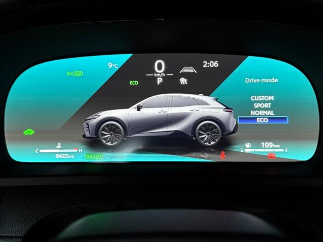 クラウンスポーツ Ｚ　【内装ブラウン】　１２．３型コネクテッドナビ　パノラマルーフ　パノラミックビューモニター　ブラインドスポットモニター　デジタルミラー　ドライブレコーダー　トヨタチームメイト　置くだけ充電　純正２１ＡＷ（45枚目）