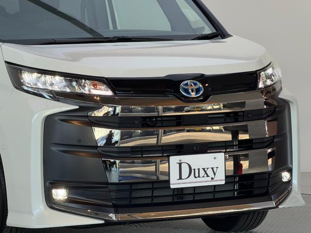 ノア 　【トヨタチームメイト付き】　１０．５型コネクトナビ　パノラミックビューモニター　ブラインドスポットモニター　快適利便パッケージＨｉ　ＣＤ／ＤＶＤデッキ　パワーバックドア　シートヒーター　純正１７チＡＷ（17枚目）