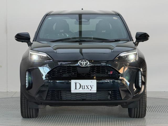 ヤリスクロス ハイブリッド　ＧＲスポーツ　【ＧＲ専用シート】　８型コネクトナビ　パノラミックビューモニター　ブラインドスッポットモニター　ＧＲ専用ブレーキキャリパー　ＥＴＣ２．０　クルーズコントロール　ＨＤＭＩ入力端子　ＧＲ純正１８インチＡＷ（4枚目）