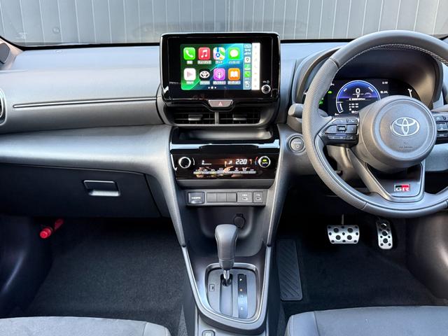 ヤリスクロス ハイブリッド　ＧＲスポーツ　【ＧＲ専用シート】　８型コネクトナビ　パノラミックビューモニター　ブラインドスッポットモニター　ＧＲ専用ブレーキキャリパー　ＥＴＣ２．０　クルーズコントロール　ＨＤＭＩ入力端子　ＧＲ純正１８インチＡＷ（45枚目）