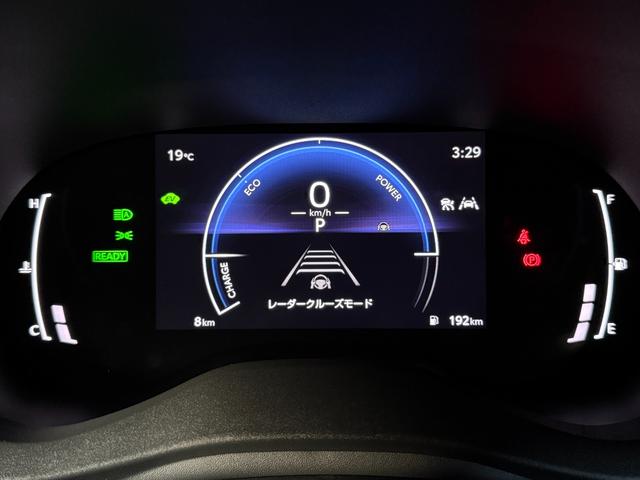 ヤリスクロス ハイブリッド　ＧＲスポーツ　【ＧＲ専用シート】　８型コネクトナビ　パノラミックビューモニター　ブラインドスッポットモニター　ＧＲ専用ブレーキキャリパー　ＥＴＣ２．０　クルーズコントロール　ＨＤＭＩ入力端子　ＧＲ純正１８インチＡＷ（51枚目）