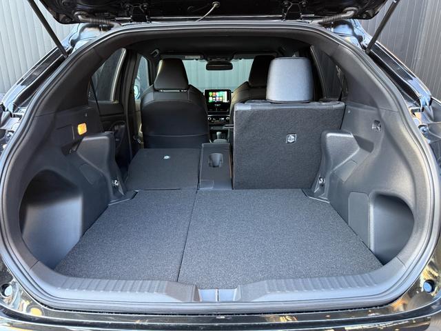 ヤリスクロス ハイブリッド　ＧＲスポーツ　【ＧＲ専用シート】　８型コネクトナビ　パノラミックビューモニター　ブラインドスッポットモニター　ＧＲ専用ブレーキキャリパー　ＥＴＣ２．０　クルーズコントロール　ＨＤＭＩ入力端子　ＧＲ純正１８インチＡＷ（73枚目）