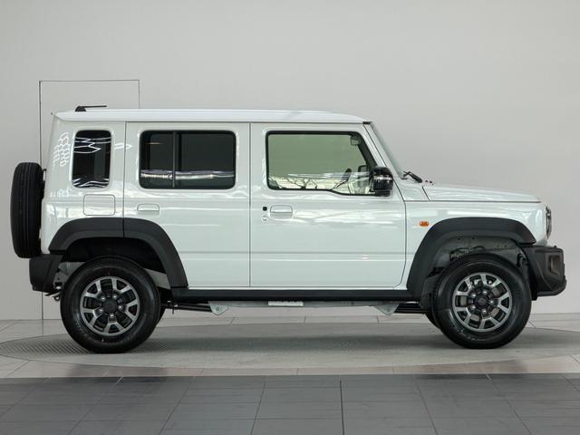 ジムニーノマド ＦＣ　５ドア　ヒルホールドコントロール　ヒルディセントコントロール　プッシュスタート　ＬＥＤヘッドライト　ヘッドライトウォッシャー　シートヒーター　４速オートマ　スペアタイヤ　セーフティセンス　純正１５ＡＷ（7枚目）