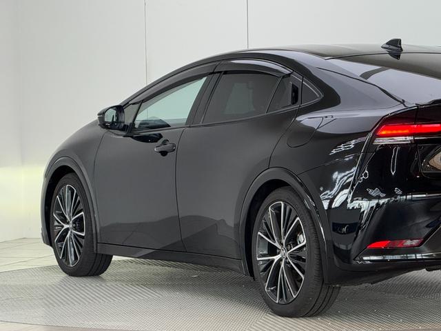 プリウス Ｚ　【内装ブラック】　１２．３インチコネクトナビ　デジタルインナーミラー　ドライブレコーダー付き　パノラミックビューモニター　ブラインドスポットモニター　パワーバックドア　ＥＴＣ２．０　純正１９インチＡＷ（32枚目）