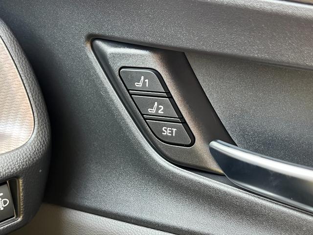 プリウス Ｚ　【内装ブラック】　１２．３インチコネクトナビ　デジタルインナーミラー　ドライブレコーダー付き　パノラミックビューモニター　ブラインドスポットモニター　パワーバックドア　ＥＴＣ２．０　純正１９インチＡＷ（65枚目）