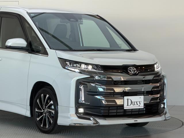 ノア ハイブリッドＳ－Ｚ　【改モデル】　１０．５インチコネクトナビ　モデリスタフロントエアロ　１３．２後席モニター　ブラインドスポットモニター　３眼ＬＥＤヘッドライト　快適利便パッケージＨｉ　ユニバーサルステップ　純正１７ＡＷ（19枚目）