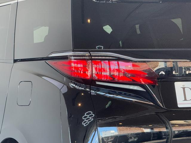 アルファード Ｚ　【モデリスタエアロ付】　１４インチコネクトナビ　１３．２インチ後席フリップダウンモニター　左右独立ムーンルーフ　デジタルミラー　トヨタチームメイト　ユニバーサルステップ　ＰＶＭ　ＢＳＭ　　純正１８ＡＷ（31枚目）