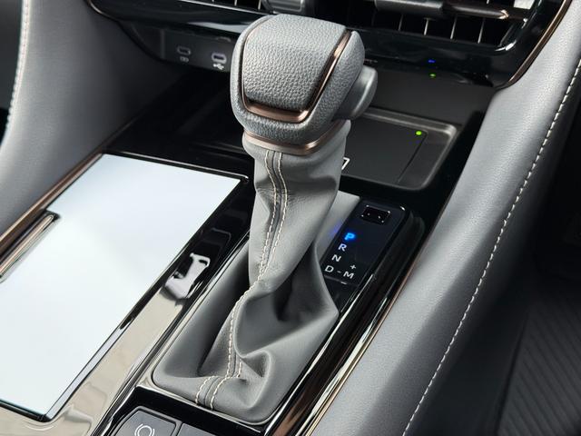 アルファード Ｚ　【モデリスタエアロ付】　１４インチコネクトナビ　１３．２インチ後席フリップダウンモニター　左右独立ムーンルーフ　デジタルミラー　トヨタチームメイト　ユニバーサルステップ　ＰＶＭ　ＢＳＭ　　純正１８ＡＷ（62枚目）