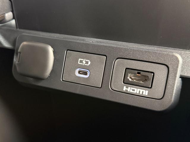 アルファード Ｚ　【モデリスタエアロ付】　１４インチコネクトナビ　１３．２インチ後席フリップダウンモニター　左右独立ムーンルーフ　デジタルミラー　トヨタチームメイト　ユニバーサルステップ　ＰＶＭ　ＢＳＭ　　純正１８ＡＷ（67枚目）