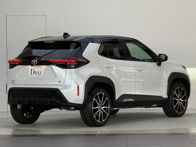 ヤリスクロス ＧＲスポーツ　【内装ブラック＆ツートン】　８インチコネクテットナビ　パノラミックビューモニター　ブラインドスポットモニター　ステアリングヒーター＆シートヒーター　ハンズフリーパワーバックドア　ＧＲ純正１８インチＡＷ（11枚目）