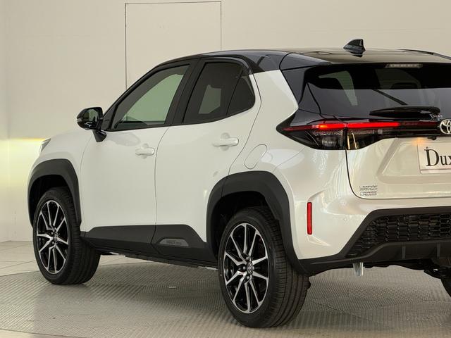 ヤリスクロス ＧＲスポーツ　【内装ブラック＆ツートン】　８インチコネクテットナビ　パノラミックビューモニター　ブラインドスポットモニター　ステアリングヒーター＆シートヒーター　ハンズフリーパワーバックドア　ＧＲ純正１８インチＡＷ（32枚目）