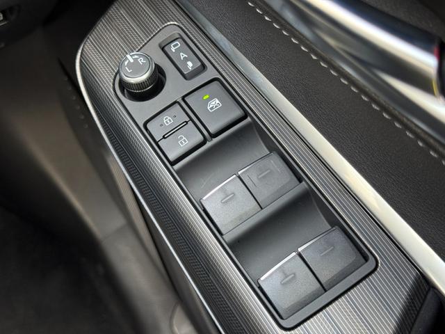 �d���i�[�h�A�~���[�͕W�������ł��B