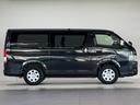 ハイエースバン ロングスーパーＧＬ　ダークプライムＳ　【ディーゼル車】デジタルインナーミラー　パノラミックビューモニター対応　両側電動パワースライドドア　ＬＥＤヘッドライト　ＡＣ１００Ｖ　プッシュスタート　２０ｔｈ記念スカッフプレート　純正１５インチＡＷ（7枚目）