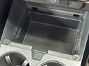 収納やドリンクホルダーが所々にございます。