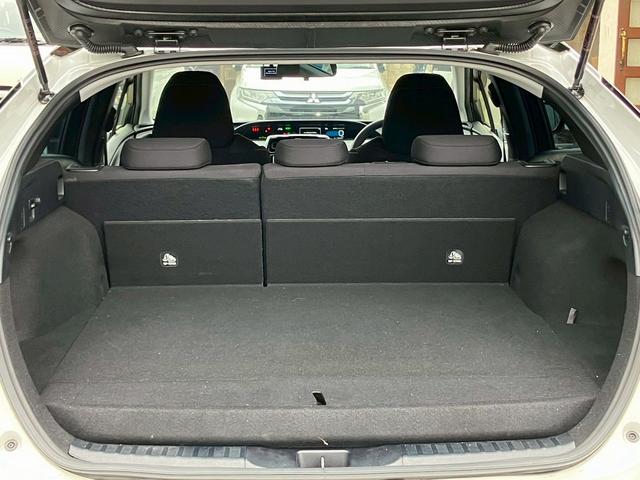 プリウスPHV A 鑑定書付き 禁煙 純正9インチナビ アラウンドビューモニター 急速充電 モデリスタフルエアロ・アルミホイールレーダークルーズコントロール ブラインドスポットモニター LEDヘッドライト シートヒーター(17枚目)