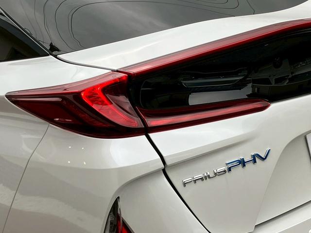 プリウスPHV A 鑑定書付き 禁煙 純正9インチナビ アラウンドビューモニター 急速充電 モデリスタフルエアロ・アルミホイールレーダークルーズコントロール ブラインドスポットモニター LEDヘッドライト シートヒーター(24枚目)