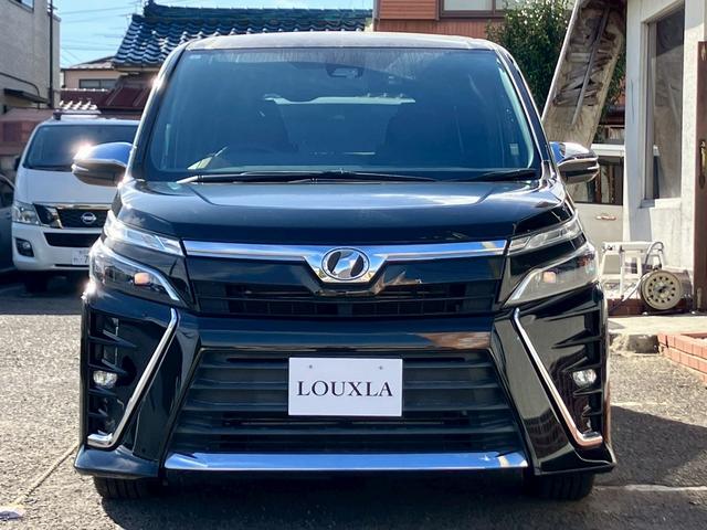 ヴォクシー ＺＳ　煌　禁煙　アルパイン９型ナビ　１０．１型フリップダウンモニター　両側電動スライド　トヨタセーフティーセンス　クルーズコントロール　ＥＴＣ　ドラレコ　純正フロアマット　Ｗエアコン　フルセグＴＶ　バックカメラ（11枚目）