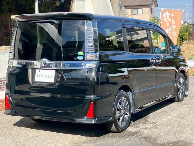 ヴォクシー ＺＳ　煌　禁煙　アルパイン９型ナビ　１０．１型フリップダウンモニター　両側電動スライド　トヨタセーフティーセンス　クルーズコントロール　ＥＴＣ　ドラレコ　純正フロアマット　Ｗエアコン　フルセグＴＶ　バックカメラ（14枚目）