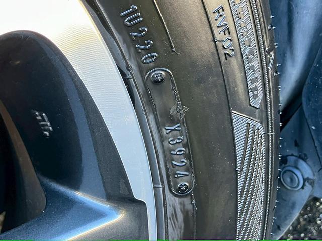 ヴォクシー ＺＳ　煌　禁煙　アルパイン９型ナビ　１０．１型フリップダウンモニター　両側電動スライド　トヨタセーフティーセンス　クルーズコントロール　ＥＴＣ　ドラレコ　純正フロアマット　Ｗエアコン　フルセグＴＶ　バックカメラ（30枚目）