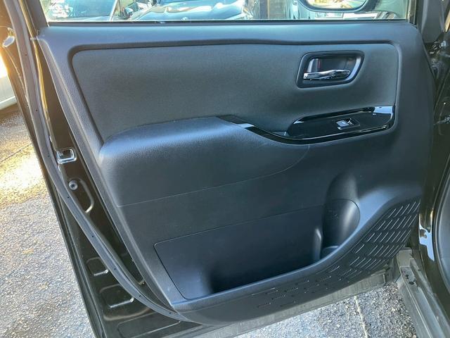 ヴォクシー ＺＳ　煌　禁煙　アルパイン９型ナビ　１０．１型フリップダウンモニター　両側電動スライド　トヨタセーフティーセンス　クルーズコントロール　ＥＴＣ　ドラレコ　純正フロアマット　Ｗエアコン　フルセグＴＶ　バックカメラ（40枚目）