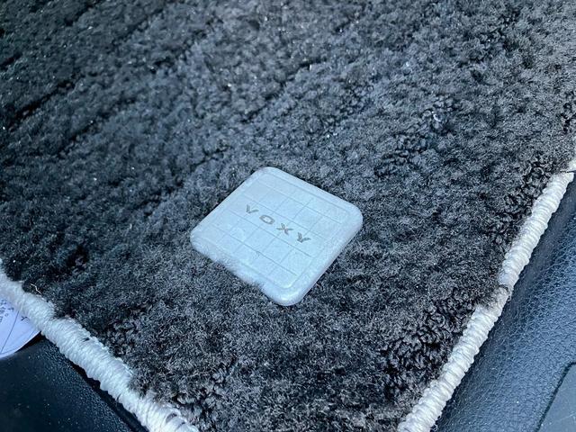 ヴォクシー ＺＳ　煌　禁煙　アルパイン９型ナビ　１０．１型フリップダウンモニター　両側電動スライド　トヨタセーフティーセンス　クルーズコントロール　ＥＴＣ　ドラレコ　純正フロアマット　Ｗエアコン　フルセグＴＶ　バックカメラ（58枚目）