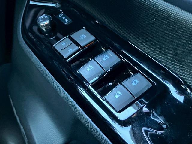 ヴォクシー ＺＳ　煌　禁煙　アルパイン９型ナビ　１０．１型フリップダウンモニター　両側電動スライド　トヨタセーフティーセンス　クルーズコントロール　ＥＴＣ　ドラレコ　純正フロアマット　Ｗエアコン　フルセグＴＶ　バックカメラ（65枚目）