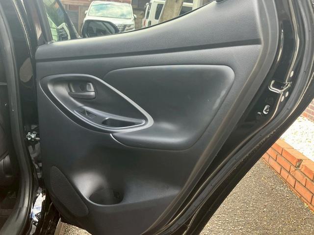 ヤリス G 禁煙 純正ディスプレイオーディオナビ バックカメラ レーンキープアシスト フプリクラッシュセーフティー ロードサインアシスト ETC プッシュスタート スマートキー 純正フロアマット(39枚目)