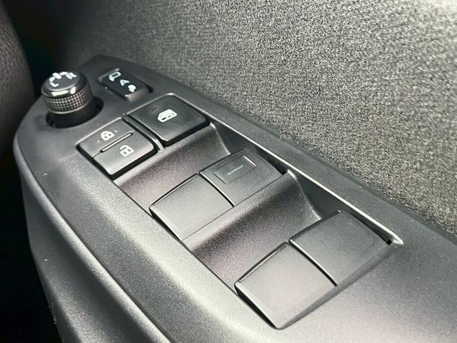 ヤリス G 禁煙 純正ディスプレイオーディオナビ バックカメラ レーンキープアシスト フプリクラッシュセーフティー ロードサインアシスト ETC プッシュスタート スマートキー 純正フロアマット(59枚目)