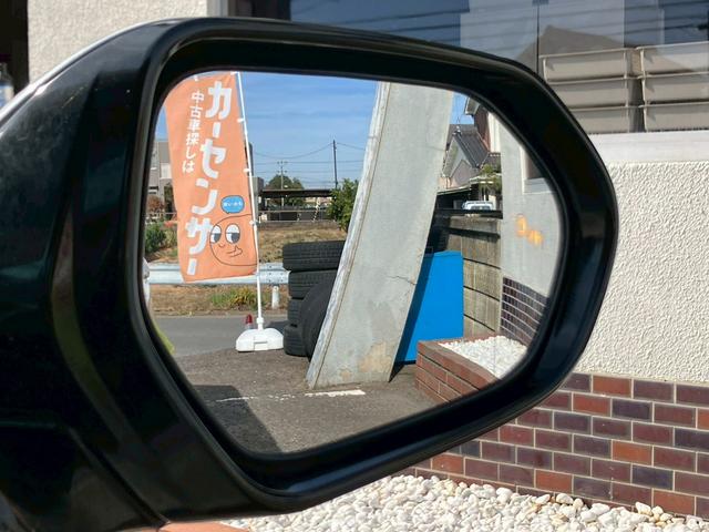 プリウスＰＨＶ Ａ　禁煙　１１．６インチ純正ナビ　バックカメラ　シートヒーター　ステアリングヒーター　レーダークルーズコントロール　ＡＣ１００Ｖ電源　ブラインドスポットモニター　障害物センサー　ＥＴＣ２．０　ドラレコ（7枚目）