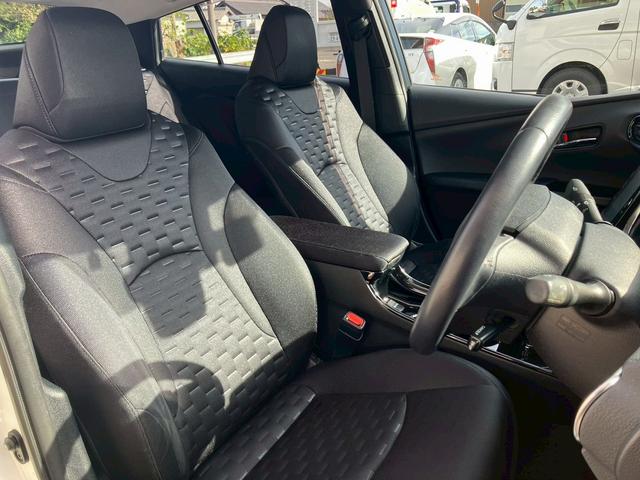 プリウスＰＨＶ Ａ　禁煙　１１．６インチ純正ナビ　バックカメラ　シートヒーター　ステアリングヒーター　レーダークルーズコントロール　ＡＣ１００Ｖ電源　ブラインドスポットモニター　障害物センサー　ＥＴＣ２．０　ドラレコ（9枚目）