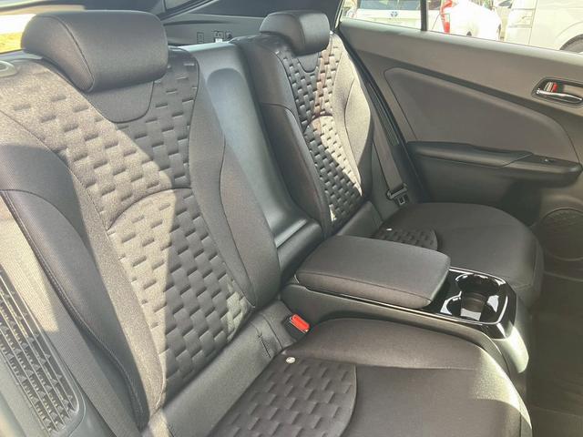 プリウスＰＨＶ Ａ　禁煙　１１．６インチ純正ナビ　バックカメラ　シートヒーター　ステアリングヒーター　レーダークルーズコントロール　ＡＣ１００Ｖ電源　ブラインドスポットモニター　障害物センサー　ＥＴＣ２．０　ドラレコ（10枚目）