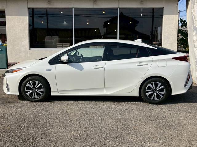 プリウスＰＨＶ Ａ　禁煙　１１．６インチ純正ナビ　バックカメラ　シートヒーター　ステアリングヒーター　レーダークルーズコントロール　ＡＣ１００Ｖ電源　ブラインドスポットモニター　障害物センサー　ＥＴＣ２．０　ドラレコ（13枚目）