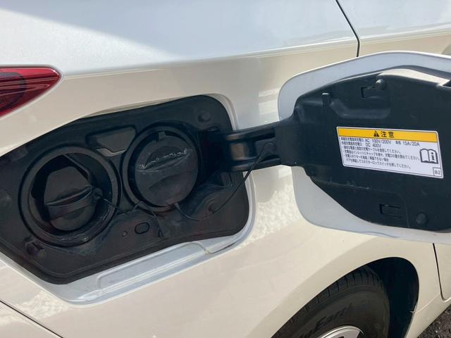 プリウスＰＨＶ Ａ　禁煙　１１．６インチ純正ナビ　バックカメラ　シートヒーター　ステアリングヒーター　レーダークルーズコントロール　ＡＣ１００Ｖ電源　ブラインドスポットモニター　障害物センサー　ＥＴＣ２．０　ドラレコ（26枚目）