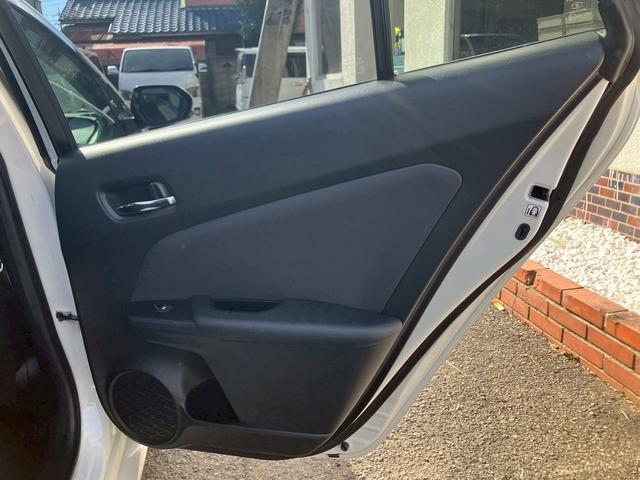 プリウスＰＨＶ Ａ　禁煙　１１．６インチ純正ナビ　バックカメラ　シートヒーター　ステアリングヒーター　レーダークルーズコントロール　ＡＣ１００Ｖ電源　ブラインドスポットモニター　障害物センサー　ＥＴＣ２．０　ドラレコ（42枚目）