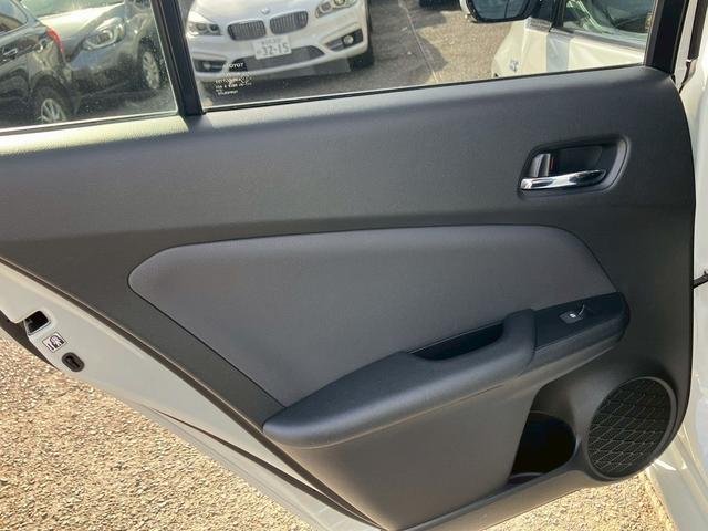 プリウスＰＨＶ Ａ　禁煙　１１．６インチ純正ナビ　バックカメラ　シートヒーター　ステアリングヒーター　レーダークルーズコントロール　ＡＣ１００Ｖ電源　ブラインドスポットモニター　障害物センサー　ＥＴＣ２．０　ドラレコ（45枚目）