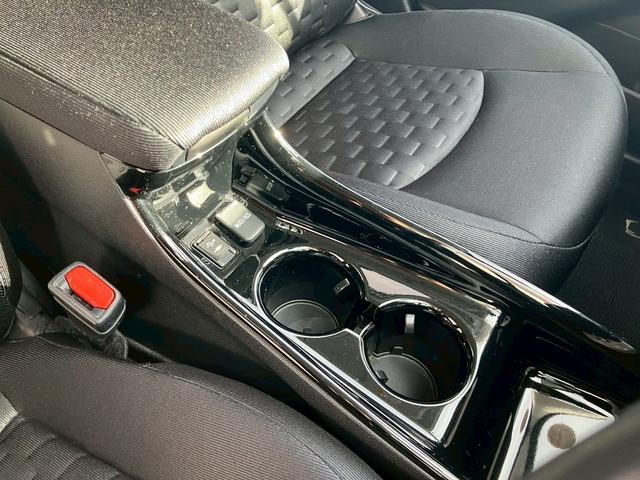 プリウスＰＨＶ Ａ　禁煙　１１．６インチ純正ナビ　バックカメラ　シートヒーター　ステアリングヒーター　レーダークルーズコントロール　ＡＣ１００Ｖ電源　ブラインドスポットモニター　障害物センサー　ＥＴＣ２．０　ドラレコ（57枚目）