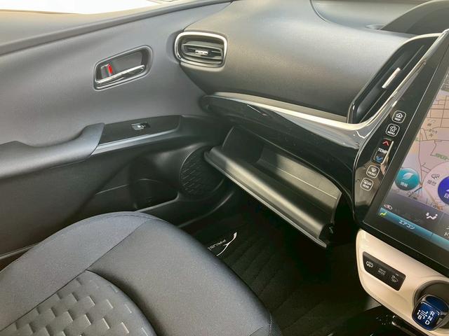 プリウスＰＨＶ Ａ　禁煙　１１．６インチ純正ナビ　バックカメラ　シートヒーター　ステアリングヒーター　レーダークルーズコントロール　ＡＣ１００Ｖ電源　ブラインドスポットモニター　障害物センサー　ＥＴＣ２．０　ドラレコ（76枚目）