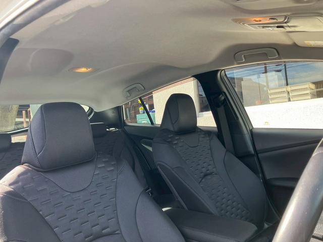 プリウスＰＨＶ Ａ　禁煙　１１．６インチ純正ナビ　バックカメラ　シートヒーター　ステアリングヒーター　レーダークルーズコントロール　ＡＣ１００Ｖ電源　ブラインドスポットモニター　障害物センサー　ＥＴＣ２．０　ドラレコ（79枚目）