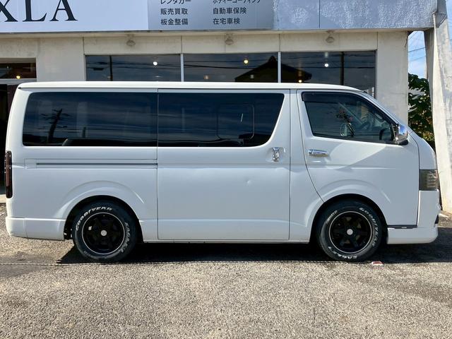 レジアスエースバン ロングスーパーＧＬ　フルフラットベットキッド　フロントエアロ　赤×黒ツートンレザー調シートカバー　ケンウッドナビ　フルセグＴＶ　Ｂｌｕｅｔｏｏｔｈ接続　社外ヘッドライト・テールライト　ＡＵＴＯライト　ＥＴＣ（12枚目）